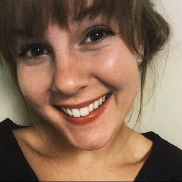 Profile Picture of Michaela Womack (@michaelawoah) on Poshmark