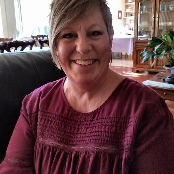 Profile Picture of Julia Maynard (@julmay59) on Poshmark