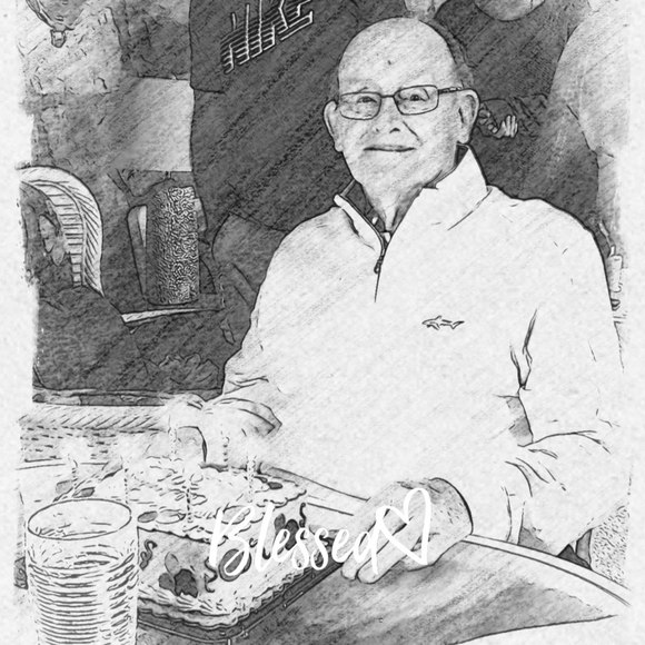 Profile Picture of Michelle Redcay (@redcaym) on Poshmark