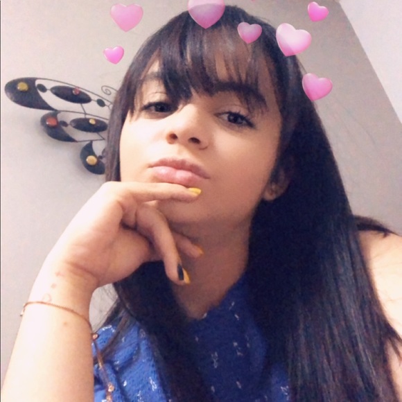 Profile Picture of Astrid Torres (@astridtorres) on Poshmark