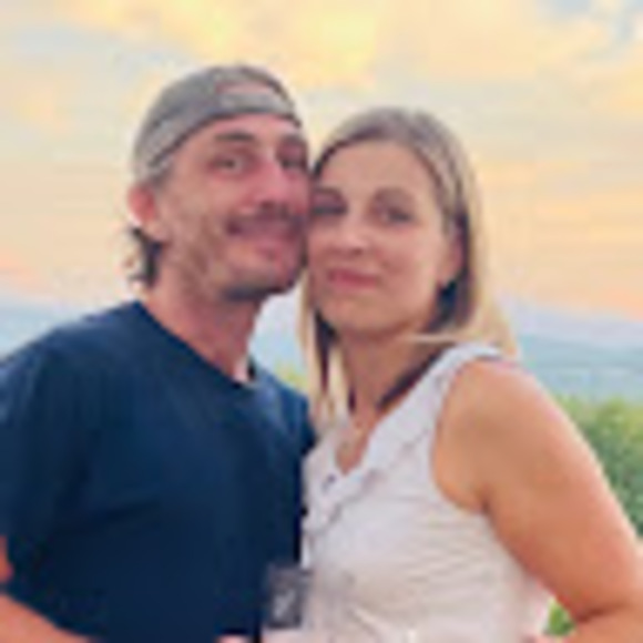 Profile Picture of Jennifer Mike (@jennifermike218) on Poshmark