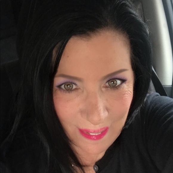 Profile Picture of Georgette Duffy (@gigicell) on Poshmark