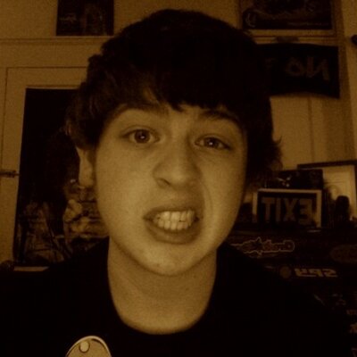 Profile Picture of Andrew Cobian (@fictionalworld) on Twitter