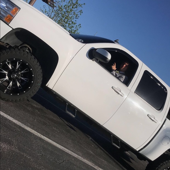Profile Picture of Garrett Wallace (@gwallace28) on Poshmark