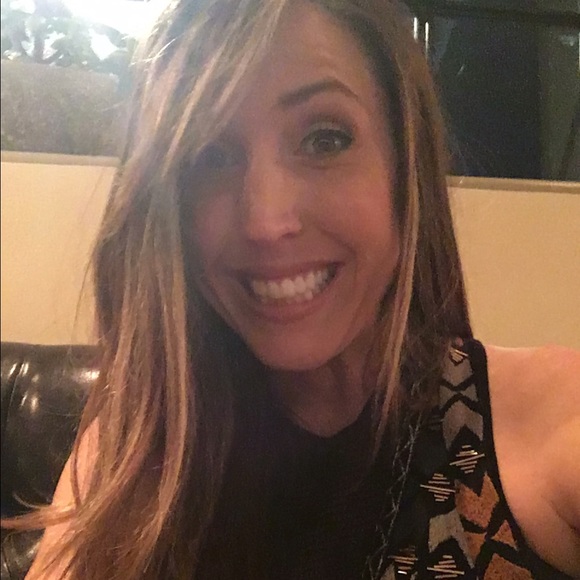 Profile Picture of Sarah Brodhead (@sarabrod) on Poshmark