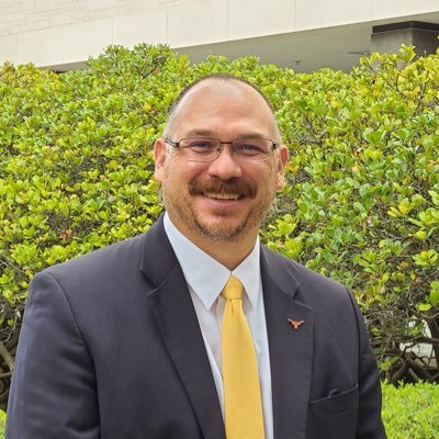 Profile Picture of Michael Evan Nava (@menava81) on Twitter