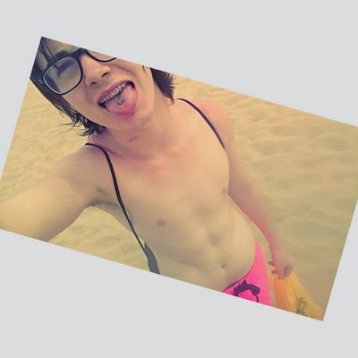 Profile Picture of Jake Stapleton (@BatmanboyJs) on Twitter