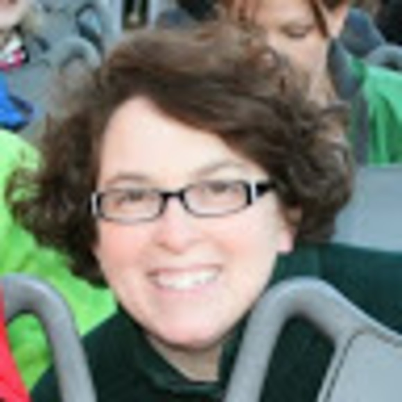 Profile Picture of Michelle Chumash (@mchumash) on Poshmark