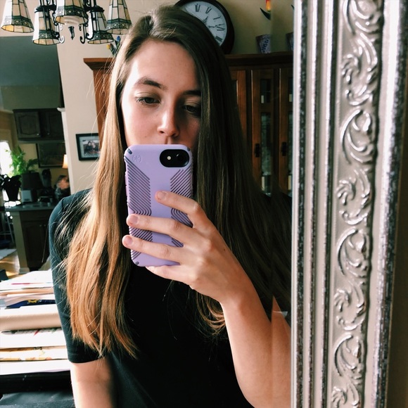 Profile Picture of Michelle Bruer (@michelle_bruer) on Poshmark