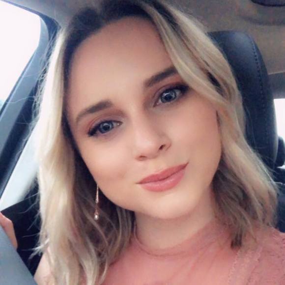 Profile Picture of Rebekah Melillo (@rebekahmichaele) on Poshmark