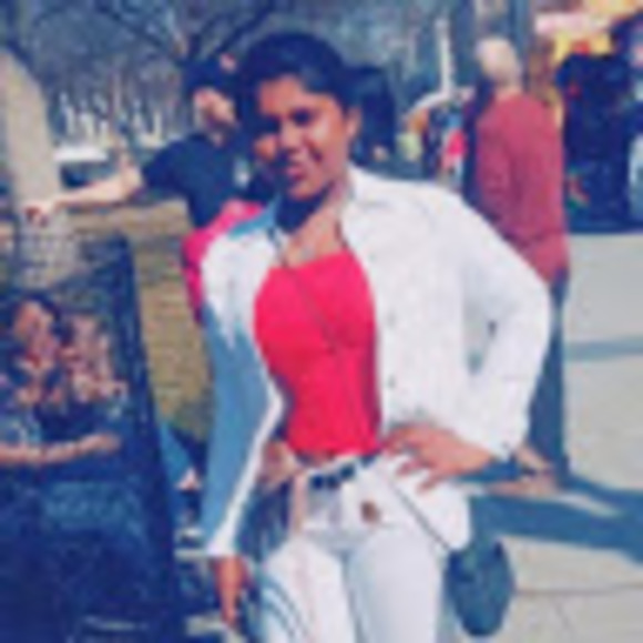Shevany Sahdeo - Poshmark Profile Picture of Shevany Sahdeo (@shevanysahdeo) on Poshmark