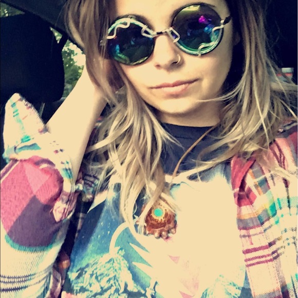 Profile Picture of Gabraelle Lafond (@gabb143) on Poshmark