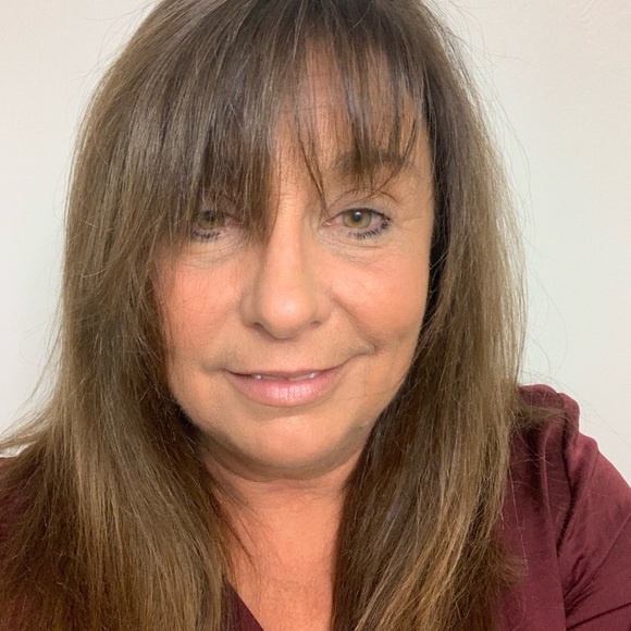 Profile Picture of Lisa Difrancesco (@ledifrancesco) on Poshmark