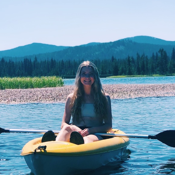 Profile Picture of Rachel Marlitt (@rachelmarlitt3) on Poshmark