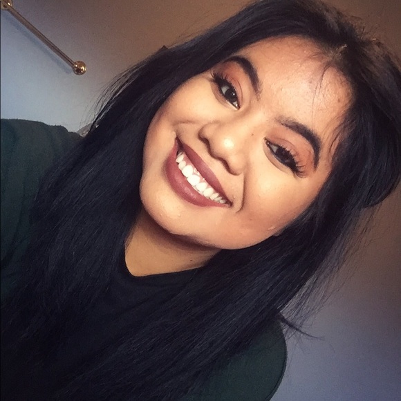 Profile Picture of Rebecca Gifford (@rebeccag20) on Poshmark