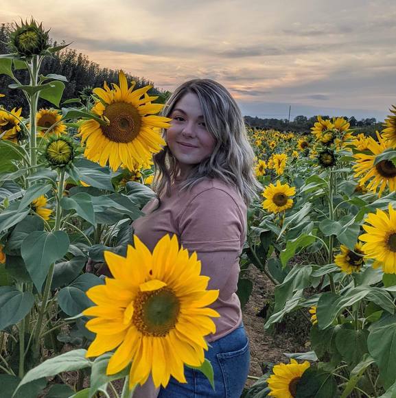 Profile Picture of Sophia Paules (@lunawolf7) on Poshmark