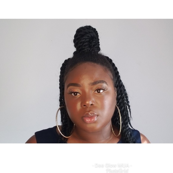 Profile Picture of Dee Joseph (@deeglowmua) on Poshmark
