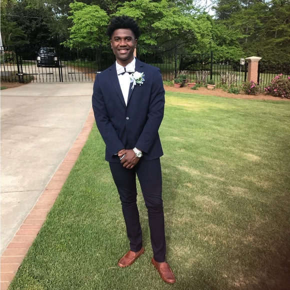 Profile Picture of Kobe Goudelock (@kobegoudelock) on Poshmark