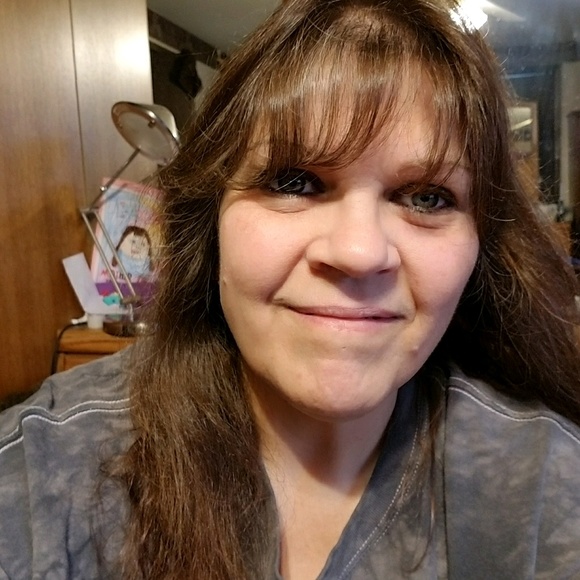 Profile Picture of Jo Parker (@michbadgirl) on Poshmark