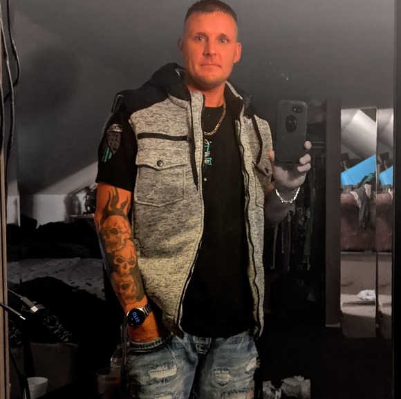 Profile Picture of Jason Eddy (@crazyed85) on Poshmark