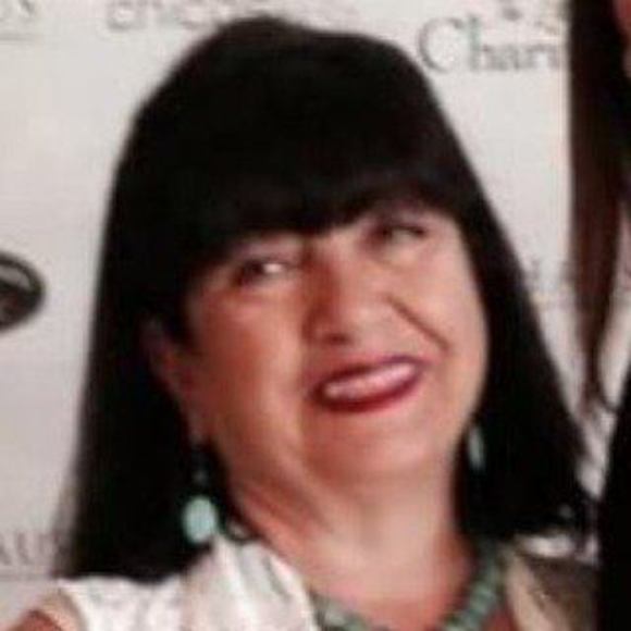 Profile Picture of Denise Koeth (@koethdenise) on Poshmark