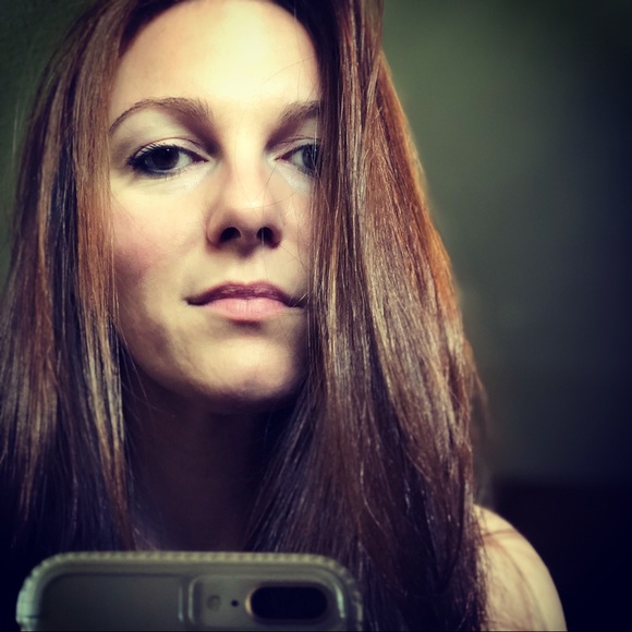 Rhiannon Brovold - Poshmark Profile Picture of Rhiannon Brovold (@rsbrovold) on Poshmark