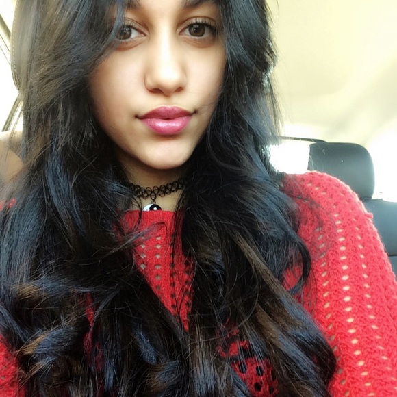 Hilary Conto - Poshmark Profile Picture of Hilary Conto (@hilarylovely) on Poshmark