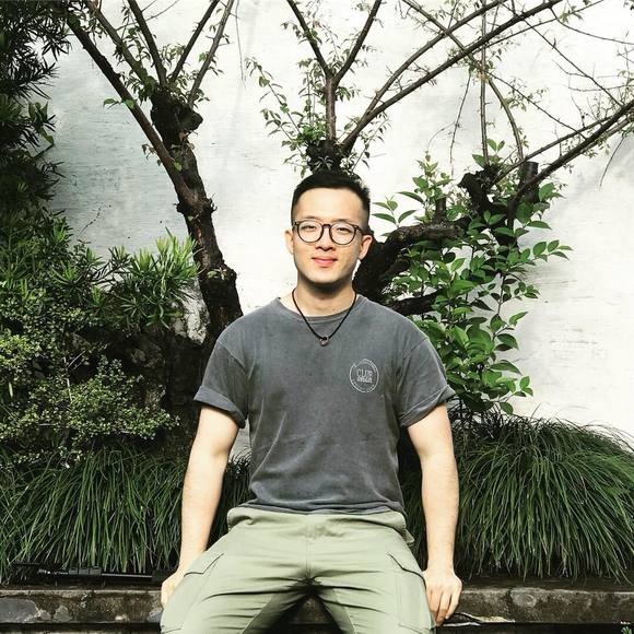 Profile Picture of Leo Wang (@18810918416) on Poshmark