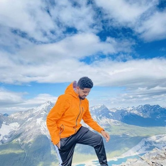 Profile Picture of Michael Teklesion (@mteklesion) on Poshmark