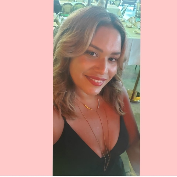 Profile Picture of Leen Leen (@e_vasquez83) on Poshmark