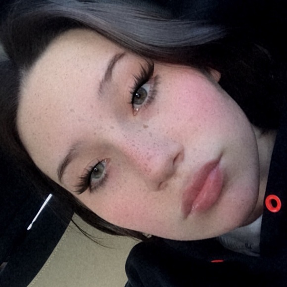 Justice Crosen - Poshmark Profile Picture of Justice Crosen (@justicej208) on Poshmark