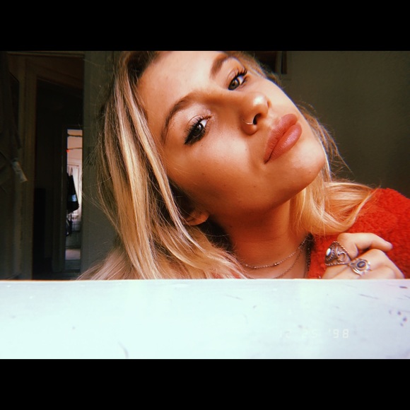 Profile Picture of Taylor Luckenbach (@tluckenbach) on Poshmark