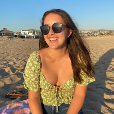 Profile Picture of Jen C (@jenna__colvin) on Twitter