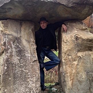 Profile Picture of Joe Hensel (@iwartifacts) on Twitter