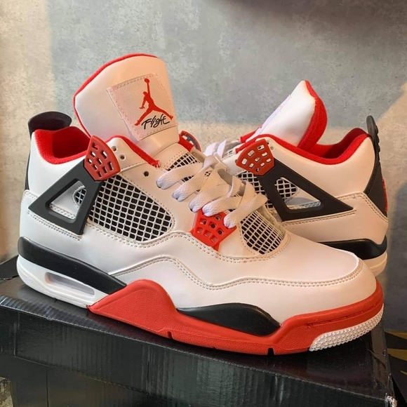 Profile Picture of Eduardo Alvarez (@eduardoalvar777) on Poshmark