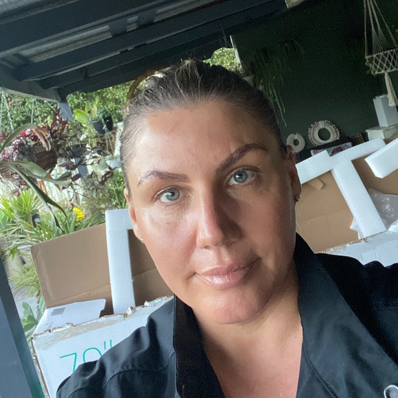Profile Picture of Ali Brown (@alibrown76) on Poshmark