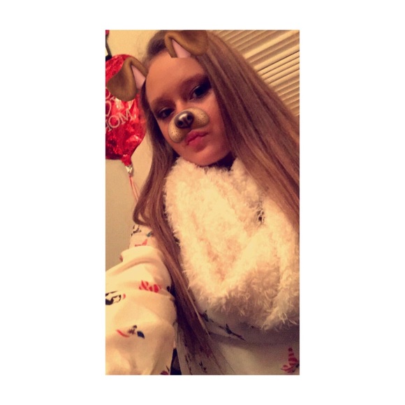 Profile Picture of Shae Duperry (@shaeduperry) on Poshmark