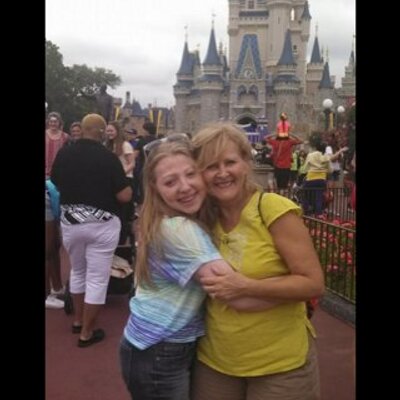 Profile Picture of Casey Papp (@caseyevelyn_5) on Twitter