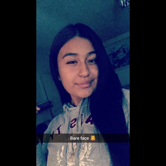 Profile Picture of Bianca Paz (@xb1anca) on Poshmark