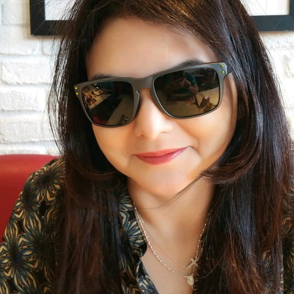 Profile Picture of Douglas Welch (@douglaselch) on Poshmark