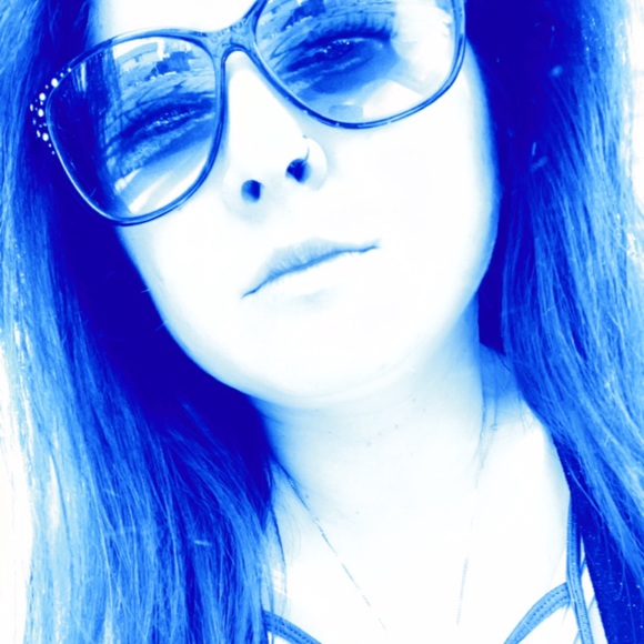 Profile Picture of Heather Jacobson (@forgivenpanda) on Poshmark