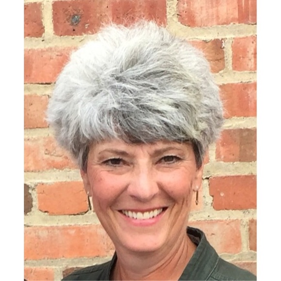 Profile Picture of Lesley Fickler (@lfickler) on Poshmark