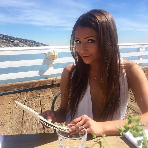 Profile Picture of Angela Linsinbigler (@angelamarie529) on Poshmark