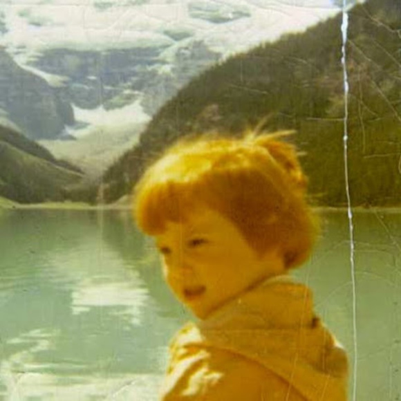 Profile Picture of Carrie Aabye (@carrie_aabye) on Poshmark