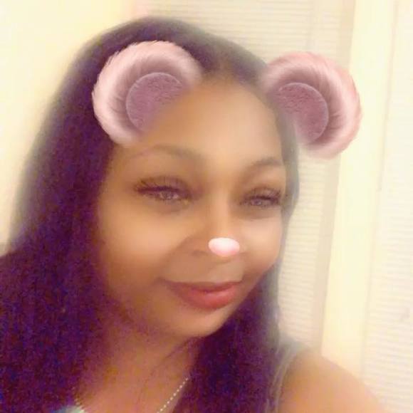 Profile Picture of Latiesha Dohawk (@tishdohawk) on Poshmark