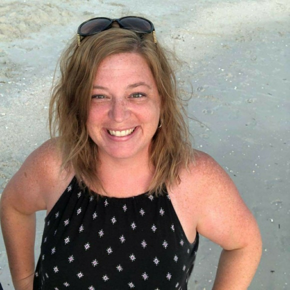 Profile Picture of Lori Billinger (@mermaid_mom2014) on Poshmark