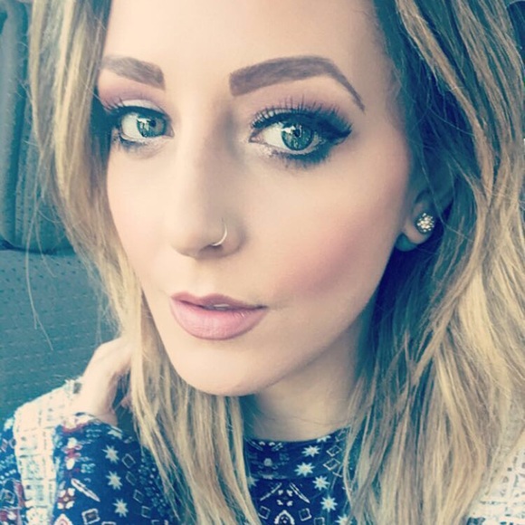 Profile Picture of Ali Irby (@ali1985) on Poshmark