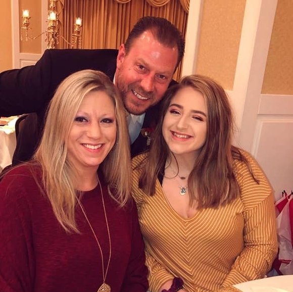 Jenniferandgregg Blickhan - Poshmark Profile Picture of Jenniferandgregg Blickhan (@jennifersvejda) on Poshmark