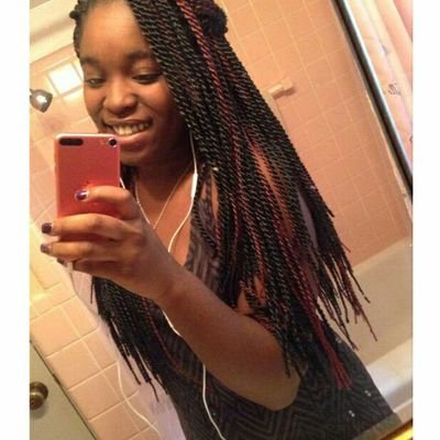 Profile Picture of ♛ That Weird Girl ♛ (@Ashari5SOS) on Twitter