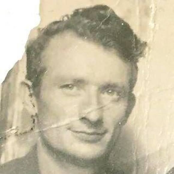 Profile Picture of Regena Glovich (@regenaglovich) on Poshmark